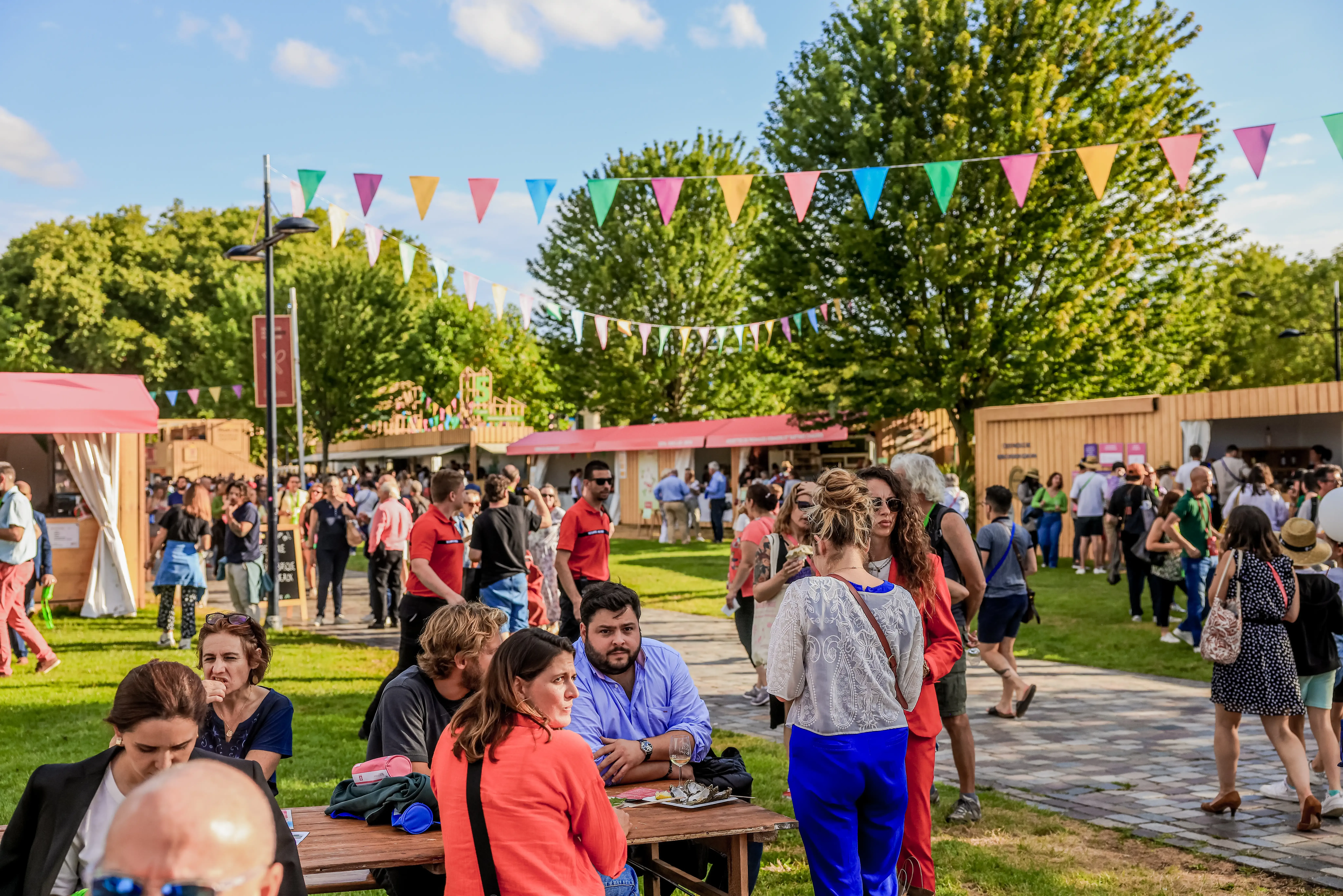 Atmosphere among the stands of Bordeaux F&ecirc;te le Vin