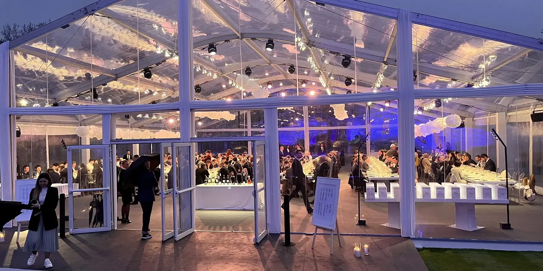 Barnum in which took place the evening of the 40 years of the Japanese group Suntory at the head of Château Lagrange Barnum in which took place the evening of the 40 years of the Japanese group Suntory at the head of Château Lagrange